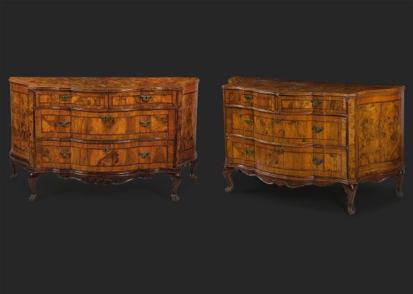 A North Italian pair of veneered chest of drawers in walnut wood and burl, Venice, mid-18th century