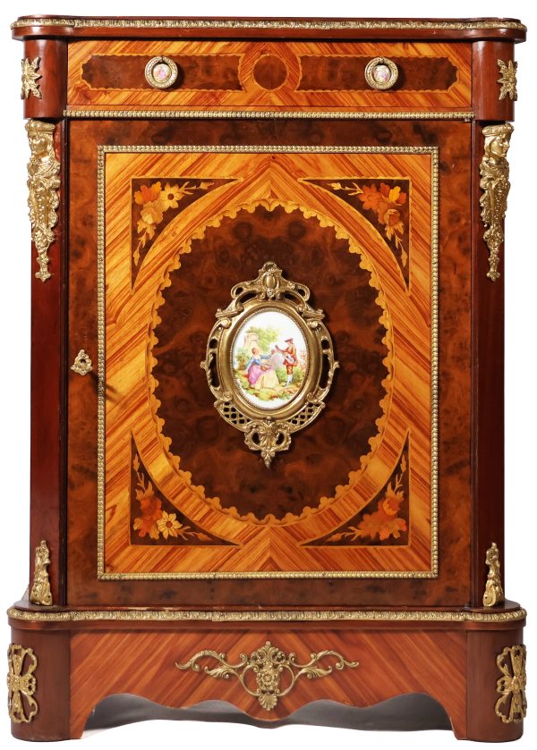 Credenza in legno, intarsi in varie essenze, placche in porcellana, Francia, fine XIX secolo