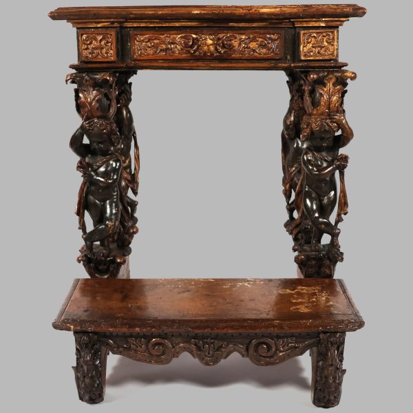 An Italian carved, sculpted and gilded wood kneeled, 17th century