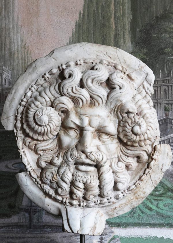 Oscillum, Jupiter and Medusa, statuary marble, 18th century