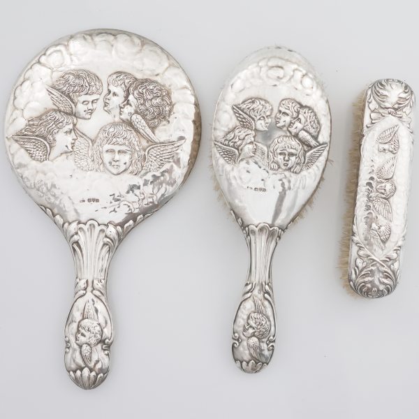 A George V sterling silver toilet set, J & R Griffin, Chester, 1912-13