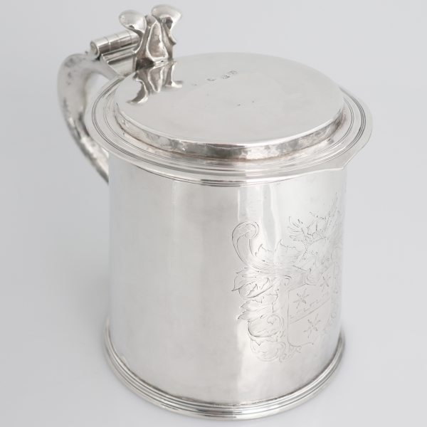 A Charles II sterling silver tankard, TL silversmith, London, 1674