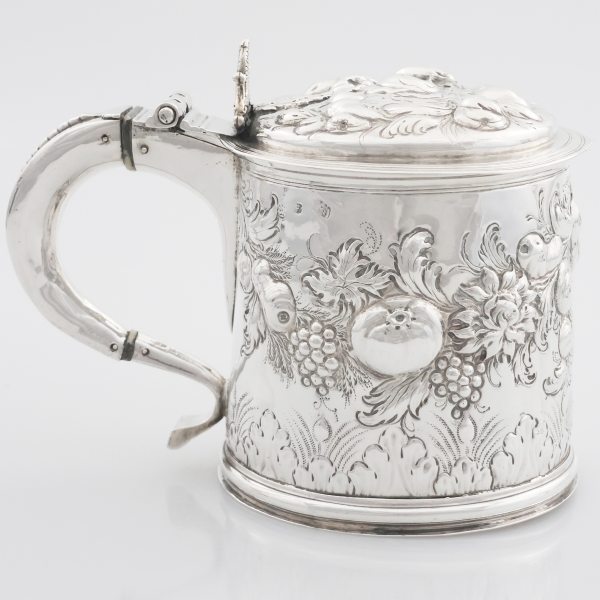 A Charles II sterling silver tankard, WS silversmith, 1676?